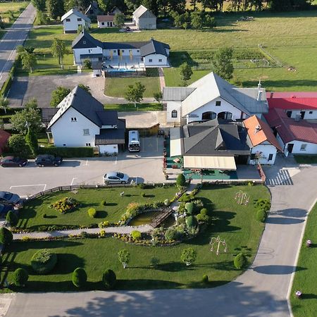 Apartmani Albatros Perusic Екстер'єр фото