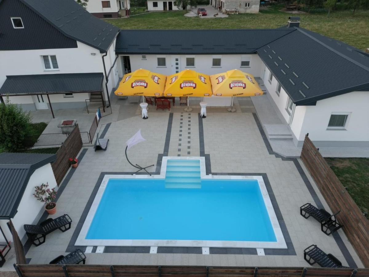 Apartmani Albatros Perusic Екстер'єр фото