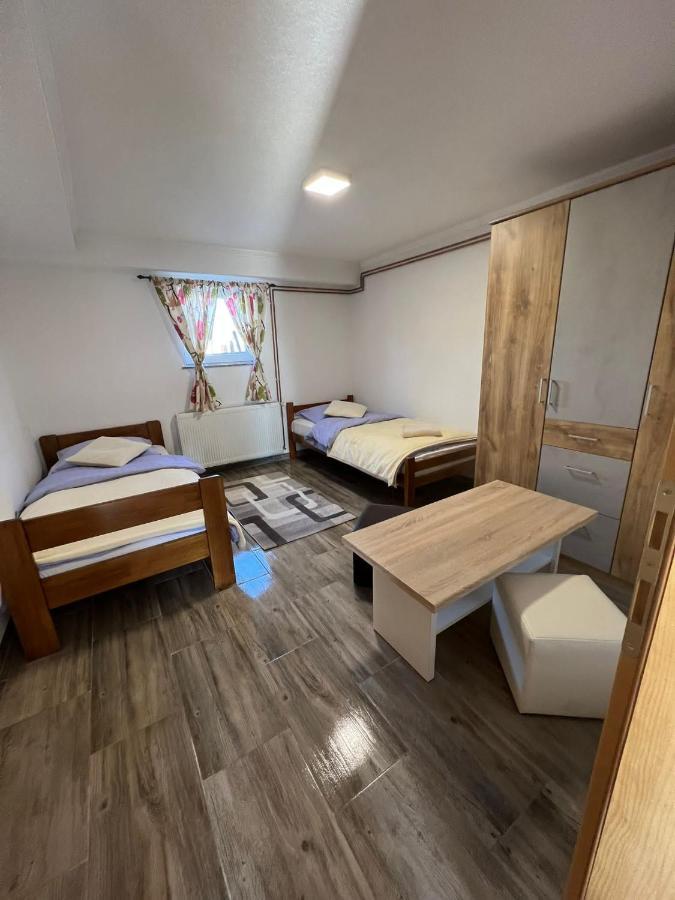 Apartmani Albatros Perusic Екстер'єр фото