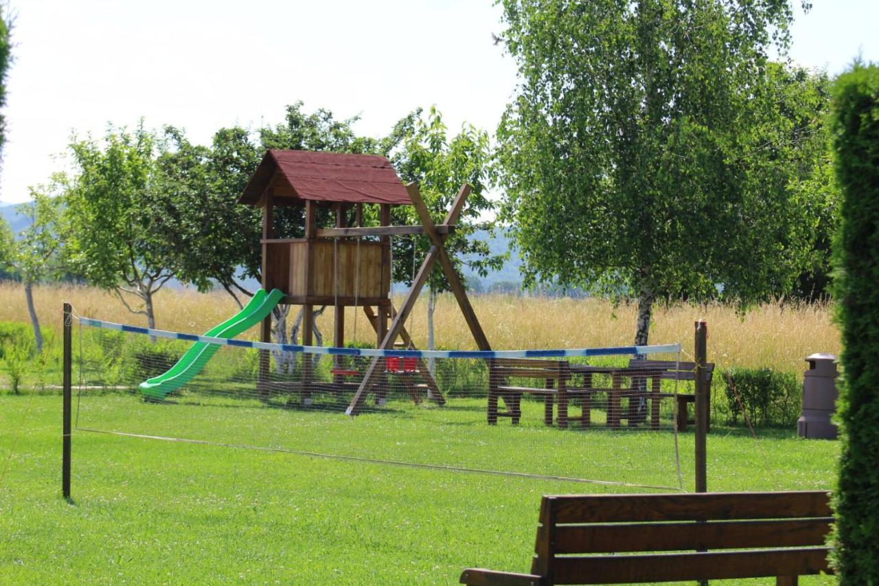 Apartmani Albatros Perusic Екстер'єр фото