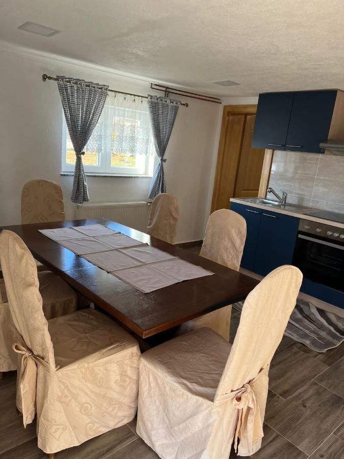 Apartmani Albatros Perusic Екстер'єр фото