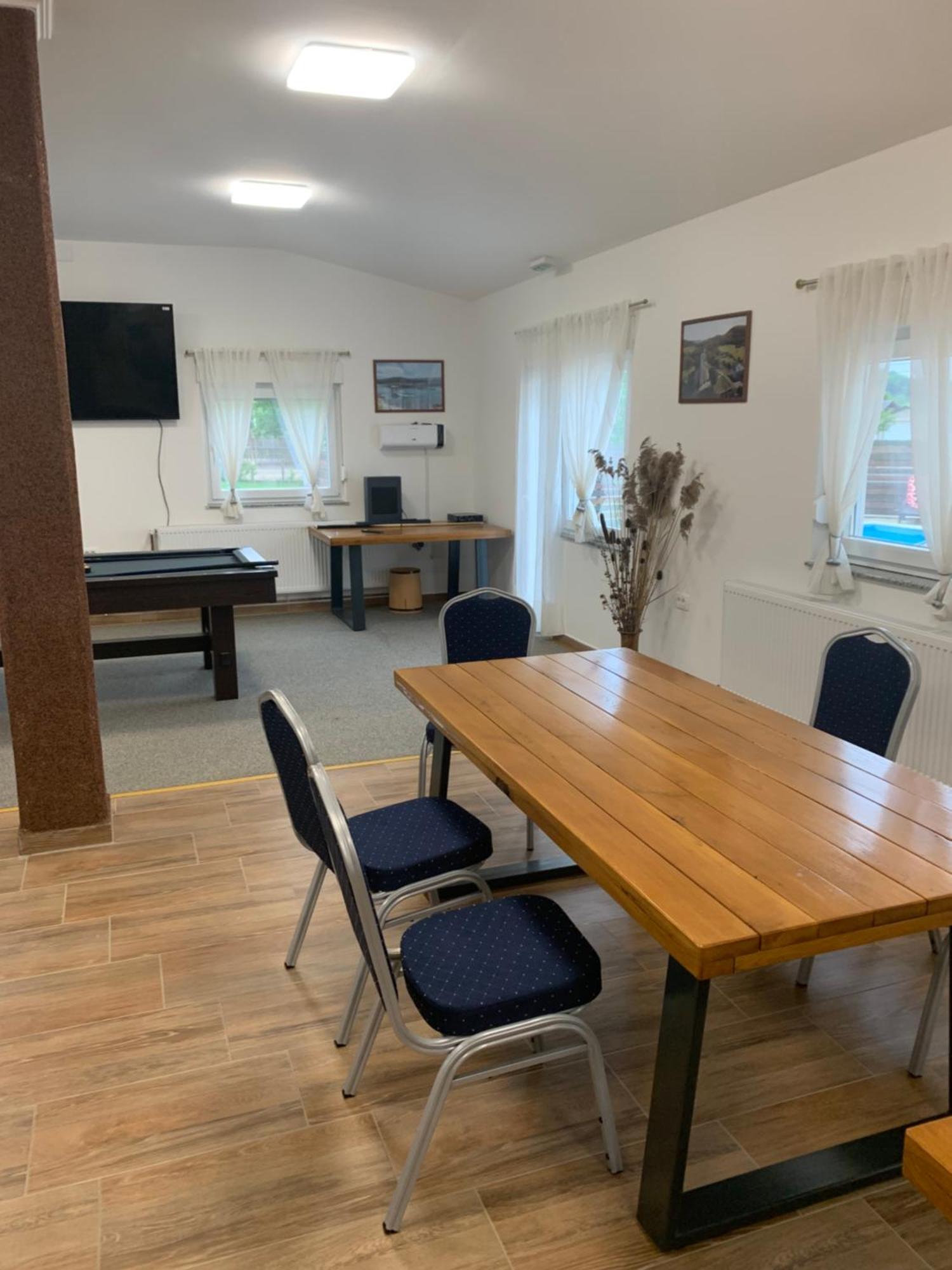 Apartmani Albatros Perusic Екстер'єр фото